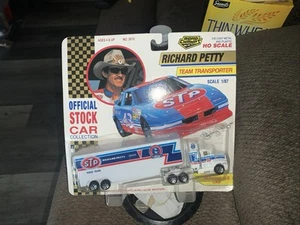 1992 ROAD CHAMPS #43 RICHARD PETTY 1:87 SCALE STP TEAM TRANSPORTER SEMI DIE CAST - Picture 1 of 6