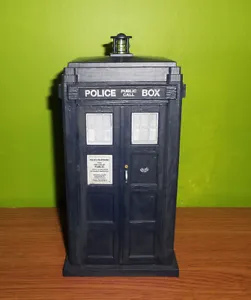 Dr Who - First / 1st Doctor TARDIS (An Unearthly Child) B&M figure classic - Picture 1 of 4