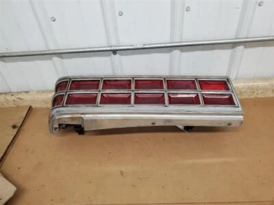 Luz trasera derecha pasajero sedán para 82-84 PARISIENNE 282368 Foto 1 de 4