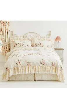 Charlotte Quilt Cover Set by Vantona - Bild 1 von 1