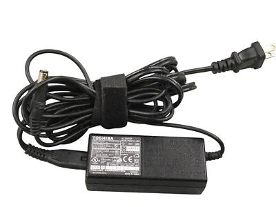 Genuine Toshiba PA3241U-1ACA AC Adapter 1.1A-0.6A 50-60Hz 15V-3A  G71C0001A310 - Image 1 of 4