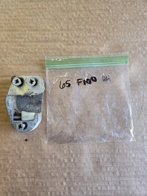 Ford F100 1961 1962 1963 1964 1966 puerta derecha placa de golpeador OEM Foto 1 de 4