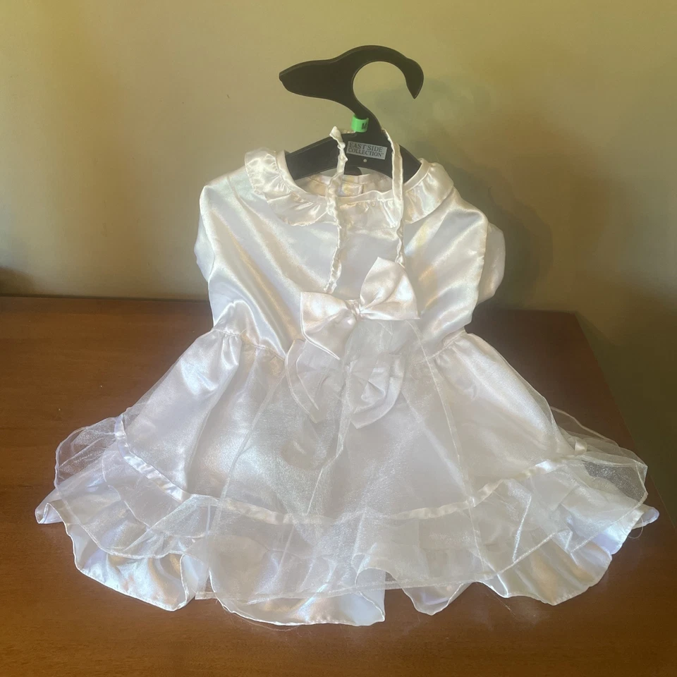 全新无标签 East Side Collection 狗婚礼礼服和面纱 M 码 — 第 1/4 张图片