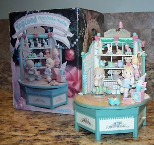 Enesco Precious Moments Toyland Scatola musicale multiazione diorama 593966 - Foto 1 di 6