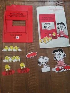 Centro de mesa Snoopy Lucy de 10 1/2" Peanuts San Valentín Sello Vintage Años 60 - Imagen 1 de 7