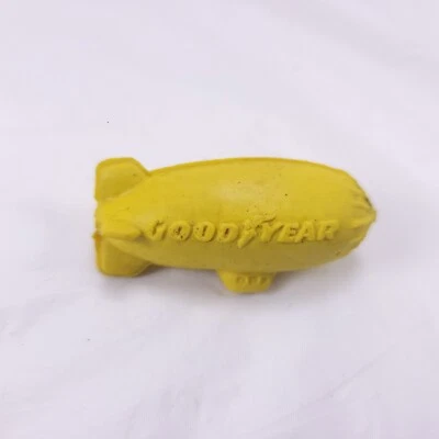 Figura borradora de goma Goodyear dirigible años 70 amarilla vintage promocional Foto 1 de 4