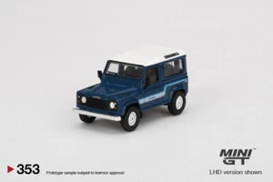 Mini GT 1:64 Land Rover Defender 90 County Wagon Stratos azul diecast - Imagen 1 de 3