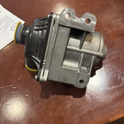 Bomba de água elétrica e termostato 2013 Bmw 535i Xdrive Gt - Imagem 1 de 3