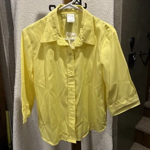 Blusa Blair Talla Mediana PT Amarilla Abotonada Nueva Sin Etiquetas - Imagen 1 de 6