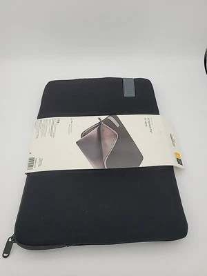 Case Logic - Memory Foam Laptop Sleeve Laptop Case for 15” Apple MacBook Pro - Image 1 of 4
