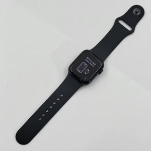 Apple Watch SE MXE73CL/A 40mm Midnight S/M - Photo 1 sur 9
