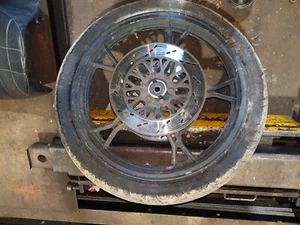 1981 Suzuki GS850GL ruota anteriore - Foto 1 di 4