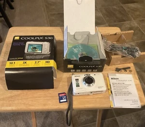 Nikon Coolpix S30 Digital Camera - White Waterproof 10.1 MP Complete W/Box Works - Picture 1 of 5