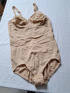 Triumpf Mieder body, Größe 85 D, mit Etikett, neuwertig Farbe haut - Bild 1 von 5