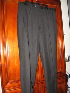 Saddlebred, negro, 42-44", frente plano, bolsillos, poliéster, pierna recta, entrepierna de 32" - Imagen 1 de 6