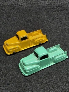 Tootsie Toy 1949 Ford F1 Pickup Lot - Yellow & Green - Picture 1 of 7