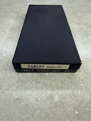 老式原装 Colt Woodsman 运输箱和测试靶 — 第 1/4 张图片