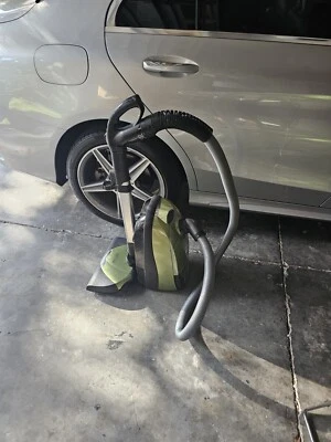 Aspiradora Riccar Pristine con accesorios de repuesto verde Foto 1 de 4