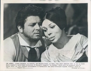 1955 Press Photo Gianni Raimondi Mirella Freni La Boheme 1950s La Scala Opera - Picture 1 of 2