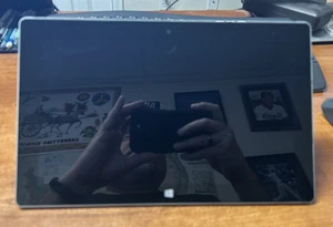 Tablet Microsoft Surface RT 10,6” 32 GB, sin probar, solo tableta - Imagen 1 de 2