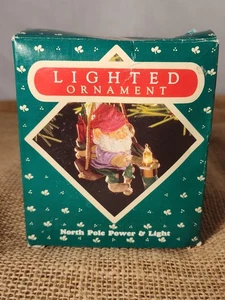 1987 HALLMARK KEEPSAKE MAGIC LIGHTED ORNAMENT NORTH POLE POWER & LIGHT - Picture 1 of 8