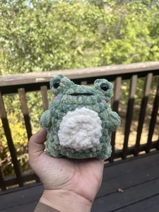 Soft Yarn Handmade Crochet Amigurumi Plushie Green Frog Stuffed Animal 3.5” - Picture 1 of 3