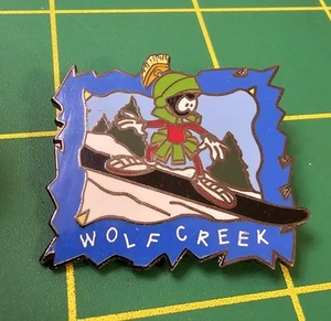 Spilla Wolf Creek Colorado WB Looney Tunes Marvin Martian sci snowboard 1996 B17 - Foto 1 di 2