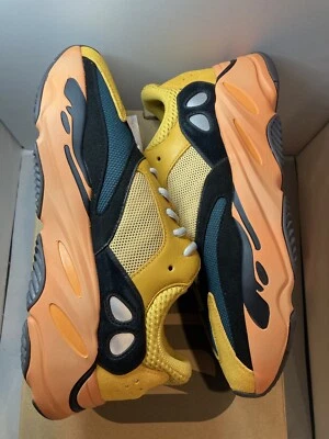 Tamanho 10 - Yeezy Boost 700 Sun - Imagem 1 de 4