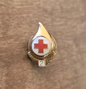 American Red Cross Donor Pin 2 Gallon Blood Donation Vintage Free Shipping - Picture 1 of 4