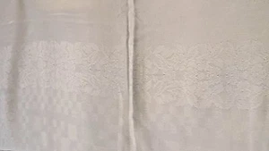 Tovaglia bianca morbido cotone damascato disegno floreale e quadri 50" x 70" vintage - Foto 1 di 8