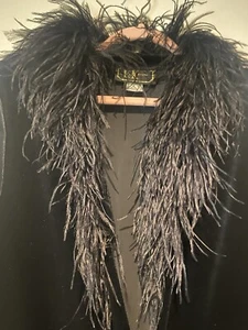 R&K ABEND Samt schwarz Straußenfedern Jacke Missy 12 - Bild 1 von 10