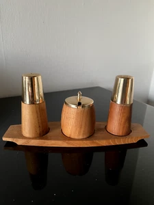 60-er: TEAKHOLZ MESSING 3-tlg. Menage auf Tablett SALZ PFEFFER SENF Vintage - Bild 1 von 6