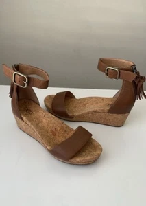 UGG Zoe Wedge Sandal Brown Ankle Strap Cork Wedge Tassels Women's size 7 - Picture 1 of 9
