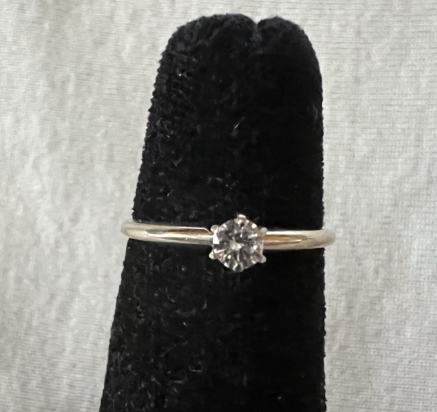 14K White Gold Ladies Engagement Ring with .20 TCW Diamond, Size 7,  1.6 Grams - Image 1 of 4