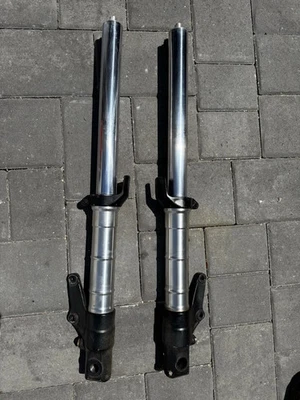 Suspensión delantera Triumph Daytona 955i 1997-2006 Foto 1 de 4