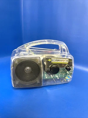 Freeplay FPR2 Self Powered AM/FM Radio Solar & Crank Solar Clear / WORKING - Image 1 of 4