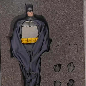 SSR The Dark Knight Returns 2.0 Bruce Wayne 12 Zoll Actionfigur schwarz normal USA - Bild 1 von 5