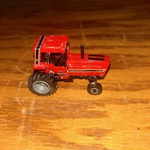 International Harvester Tractor Red grey hubs ,die cast 1:64 - Picture 1 of 8