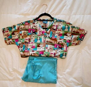 Scrub HQ Dog Scrub Top With Pockets And V Neck & SB Draw String Pants Size SMALL - Picture 1 of 10