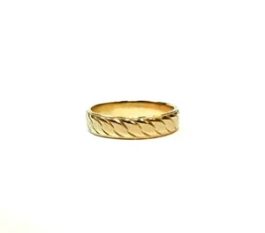 VINTAGE 14K YELLOW GOLD BAND RING WITH ETCHED ETERNITY DETAILS SIZE 5 1/2 - Picture 1 of 3