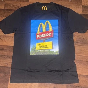 Palace x McDonalds Sign T-Shirt Never A Bad Macdonald's Black M XL 2023 Collabo - Picture 1 of 7