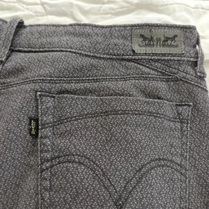 Pantalones de mezclilla Levi’s 505 para mujer pierna recta patrón gris talla 14M (cintura 36 entrepierna 30) - Imagen 1 de 11