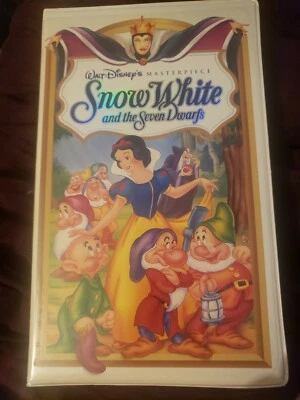 Very RARE Walt Disney's Snow White and the Seven Dwarfs Masterpiece VHS  - Image 1 of 4