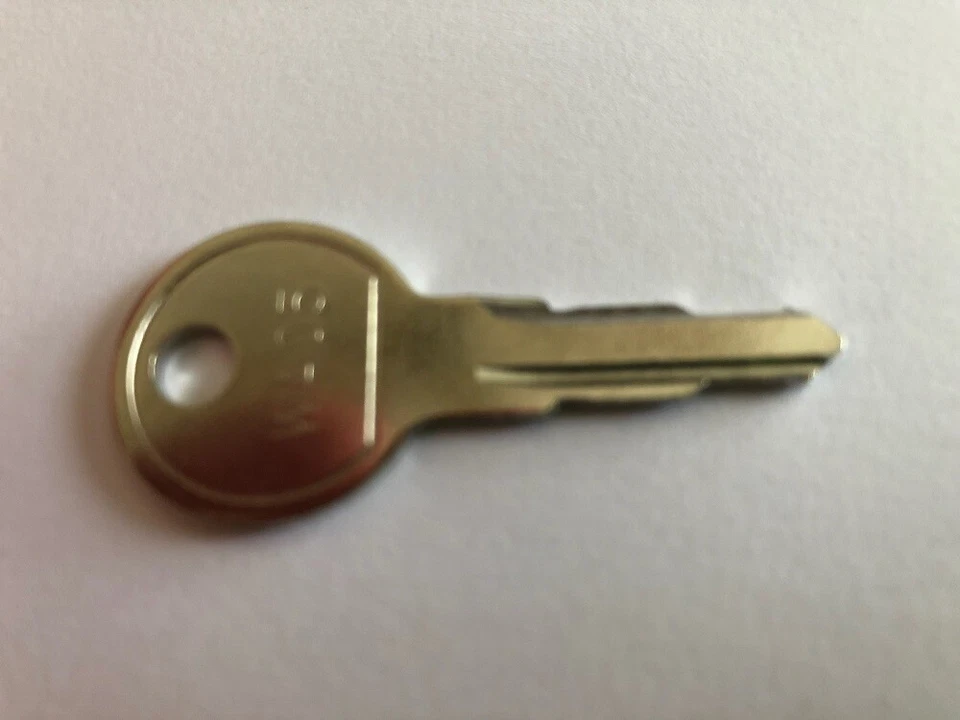 (5) Terex WA05 Equipment Ignition Start Starter Keys - Image 1 of 1