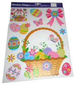 Cesto pasquale per finestra aggrappati con uova di pasqua assortite - Foto 1 di 1