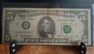 Old 1995 five dollar bill Bank Note Serial Number B 15928628 F - Picture 1 of 2