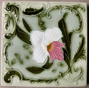 ANTIK - JUGENDSTIL - EUROPÄISCH - MAJOLIKA FLIESE C1900 - Bild 1 von 3