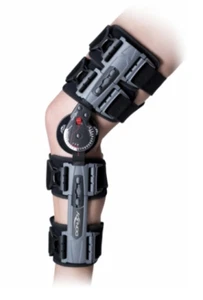 Donjoy X-Act ROM Hinged Post-Op Knee Brace - Adjustable - Picture 1 of 5