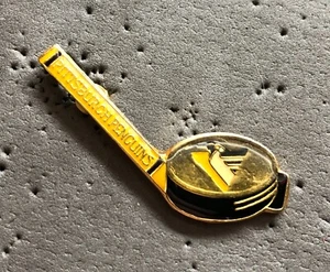Pittsburgh Penguins Puck & Stick NHL Hockey Pin - Imagen 1 de 1