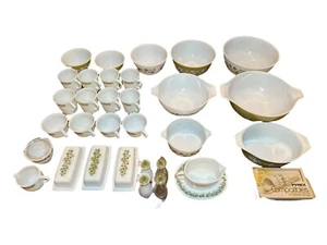 Juego de 42 piezas cuencos, tazas y etc. Pyrex Crazy Daisy Spring Blossom Green de colección - Imagen 1 de 7